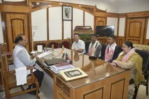 guv-felicitates-Ryan-Parag-2-300x200