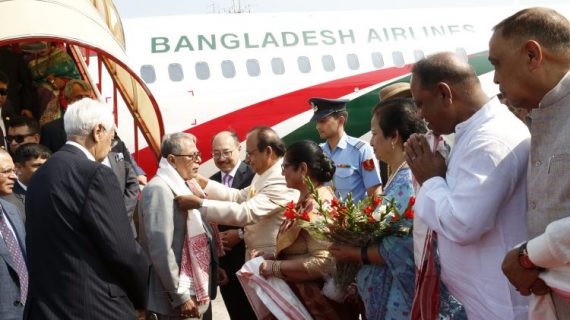 Governor-of-Assam-Prof.-Jagdish-Mukhi-extends-warm-welcome-to-the-President-of-the-People%u2019s-Republic-of-Bangladesh-Md.-Abdul-Hamid-on-his-arrival-at-LGBI-Airport-Guwahati-on-Thursday.-570x320