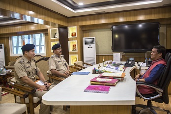 ITBP Inspector General Manoj Singh Rawat of the North East Frontier Headquarters meet khandu at Itanagar
