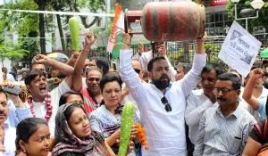 06-06-18 Guwahati- Congress Protest (6)