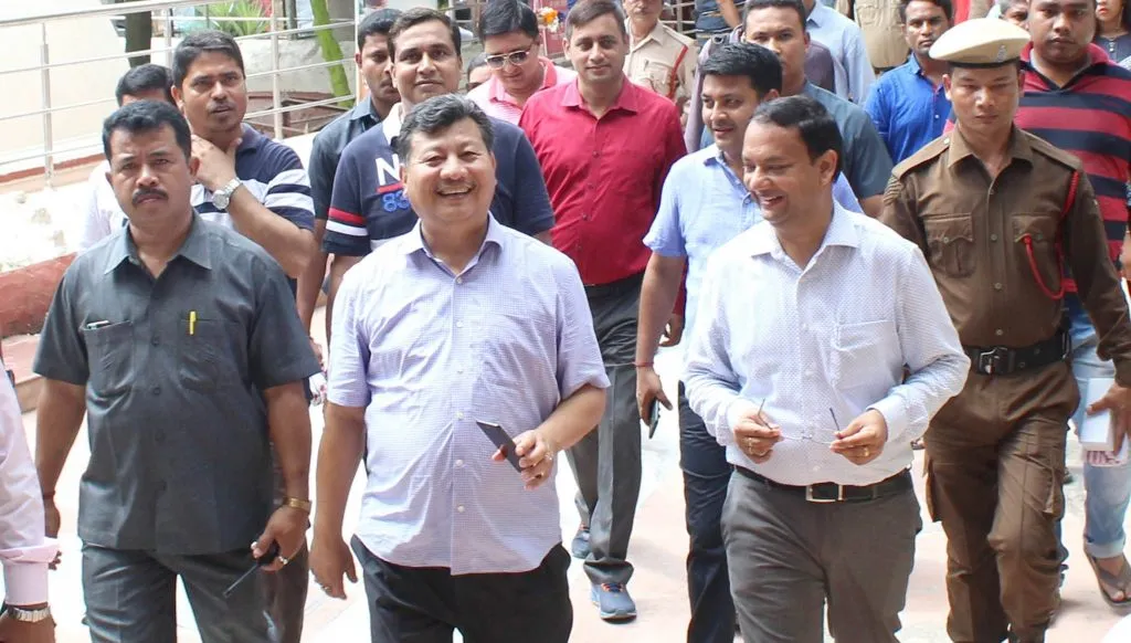 08-06-18 Guwahati- Chandan Brahma visit Kamakhya Temple (9)