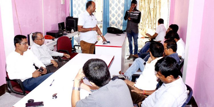 বিশ্বনাথত সাংবাদিকৰ দেওবাৰৰ সভা। ছবি- নৰ্থ ইষ্ট নাও।