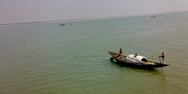 A-fishing-boart-in-a-river-in-Bangladesh.-Photo-collected.
