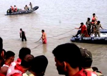 Boat-Mishap-300x196-570x320