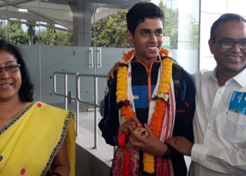 আন্তঃৰাষ্ট্ৰীয় শ্বুটিঙত স্বৰ্ণ জয়ী হৃদয়ক লখিমপুৰ জিলাৰ নাৰায়ণপুৰৰ বাসগৃহত উষ্ম আদৰণি
