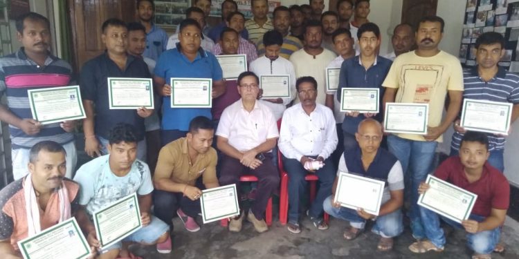 বোকাখাতত অনুষ্ঠিত টুৰিষ্ট গাইড প্ৰশিক্ষণ কাৰ্য্যসূচীত ভাগ লোৱা প্ৰশিক্ষাৰ্থীসকল। ছবি- নৰ্থ ইষ্ট নাও।