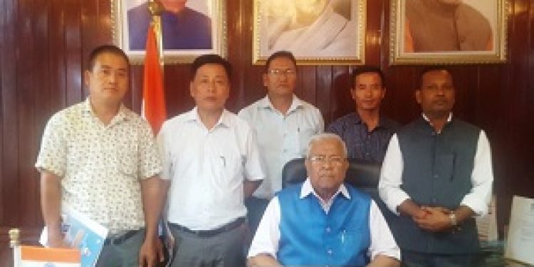 Nagaland governor P.B. Acharya with principal and teachers of Government Hindi Institute, Dimapur at Raj Bhavan, Kohima on Wednesday.