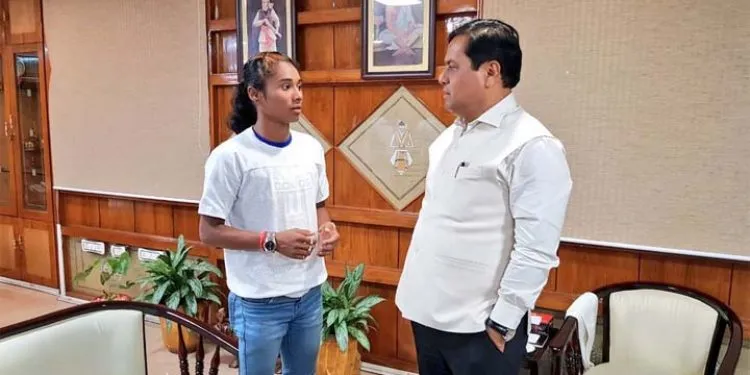 Sonowal-with-Hima-Das-750x375