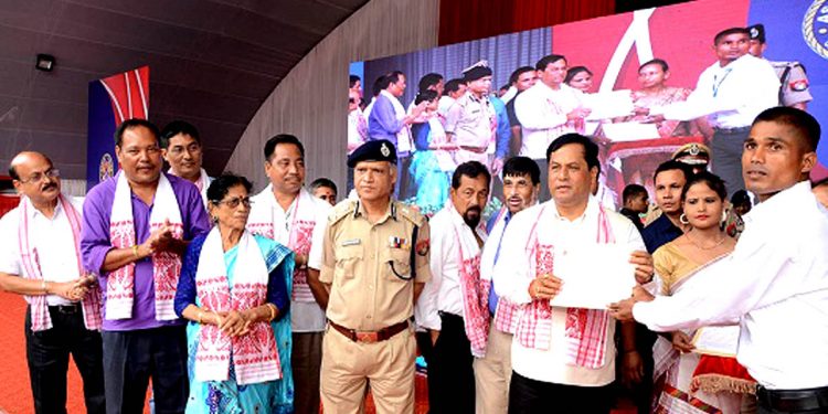 Chief Minister Sarbananda Sonowal delivered appointment letters to newly recruited constable (Armed Branch) of Assam Police organised by Home Department and Assam Police at Veterinary college field, Khanapara in Guwahati on 24-08-18. Pix By UB photos