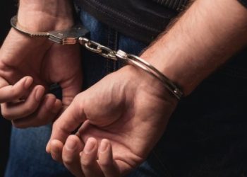 iStock-handcuff_611631070 (500 x 334)