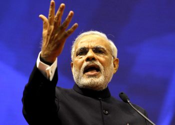 Gadkari's family holiday: Opposition raps Modi government