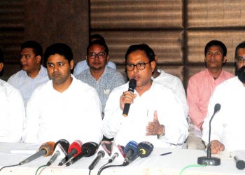 AASU adviser Samujjal Bhattacharyya ,President Dipankar Kumar Nath, and General Secretary Lurinjyoti Gogoi addressing a Press Conference at Guwahati on 31-10-18.Pix by UB Photos
