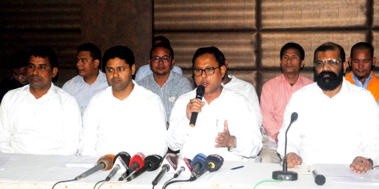 AASU adviser Samujjal Bhattacharyya ,President Dipankar Kumar Nath, and General Secretary Lurinjyoti Gogoi addressing a Press Conference at Guwahati on 31-10-18.Pix by UB Photos