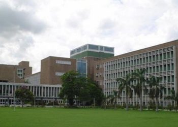 AIIMS_central_lawn-750x375
