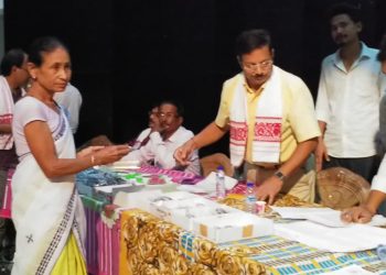 বীৰ লাচিত সেনা গোলাঘাট জিলা সমিতিৰ বিনামূলীয়া চচমা প্ৰদান
