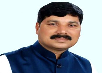 MINISTER PHOTO