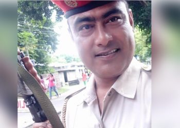 নগাঁৱত মদৰ নিচাত আৰক্ষীয়ে প্ৰহাৰ কৰিলে আৰক্ষীক; দুজনক জে’ললৈ প্ৰেৰণ