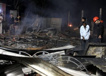 06-11-18 Guwahati- Fire at Kahilipara (9)