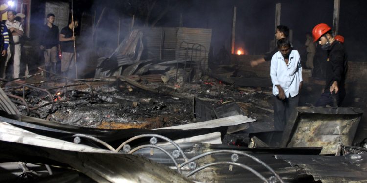 06-11-18 Guwahati- Fire at Kahilipara (9)