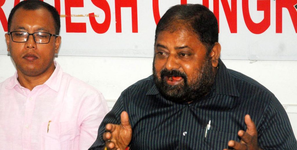 Apurba Bhattacharya, General Secretary and senior spokesperson of Assam Pradesh Congress Committee (APCC), addressing a press conference at Rajiv Bhawan in Guwahati on 15-11-18. Pix BY UB photos