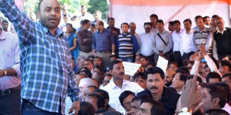 21-11-15 Guwahati- Asam Karmachari Parishad protest (1)