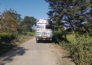 ডিমৌত অব্যাহত অবৈধ সুৰাৰ ব‍্যৱসায়; ট্ৰাকৰ সৈতে ১০০ টিন লালিগুৰ জব্দ