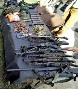 Huge-cache-of-arms-on-display-found-in-the-possession-of-two-suspected-militants-in-Harinagar-on-Saturday-263x300