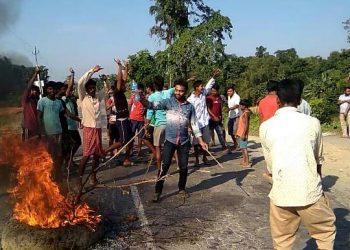 চামগুৰিত বন্ধ সমৰ্থকৰ উদ্ভণ্ডালি : গুৰুতৰভাৱে আহত শিশু, মহিলা