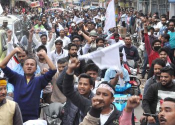 নাগৰিকত্ব সংশোধনী বিধেয়ক : ডিব্ৰুগড়ত ৬০টা সংগঠনে কঁপাই তুলিলে মুখ্য মন্ত্ৰীৰ পদূলি