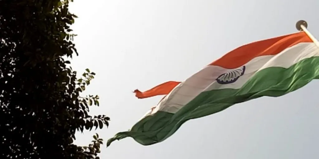 torn-flag-1140x570