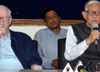 Dr. Hiren Gohain Chairman forum Against Citizenship Act Amendment Bill addressing a Press Conference at Guwahati Press Club on 01-12-18.Pix by UB Photos