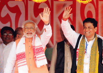 382963-sarbananda-sonowal-modi700