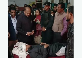 এফালে মুখ্য মন্ত্ৰীৰ কংগ্ৰেছ দলক ‘বেইমান’ আখ্যা আনফালে বিজেপি-কংগ্ৰেছী কৰ্মীয়ে মিলি প্ৰহাৰ কৰিলে অগপ কৰ্মীক