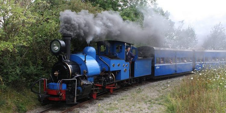 darjeeling-himalayan-railway-640x370