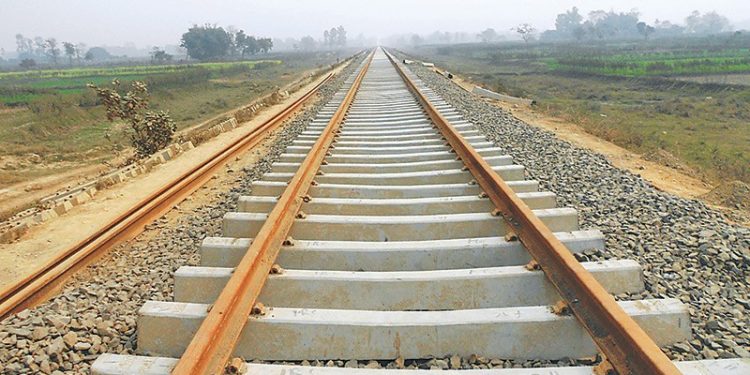 railway-tracks-750x375