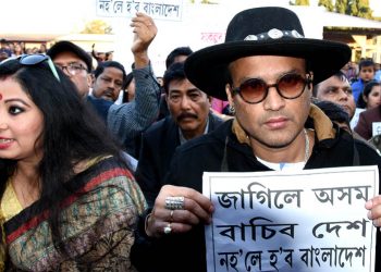 Zubeen Garg observing Sankalpa Day to protest against the Centres move of passing the contentious Citizenship (Amendment) Bill, 2016 on 17-01-19. The protest is initiated by the Kalaguru Artist Federation and would be staged by the Artists Federation of the state .pix by UB PHOTOS