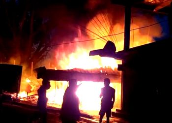 massive-fire-at-arunachal-pradeshs-deomali-market-one-dies
