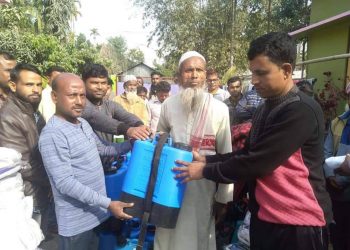 Spray machine distributed
