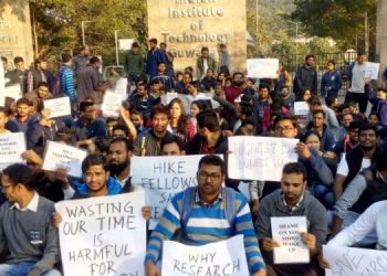GHY-IIT-PROTEST-OF-FELOWSHIP-750x375