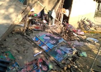 বনৰীয়া হাতীৰ তাণ্ডৱত গৃহহীন হৈ পৰিছে নাগ্ৰীজুলিৰ কাউলীবাসী; ১৩ বছৰীয়া কিশোৰ আহত