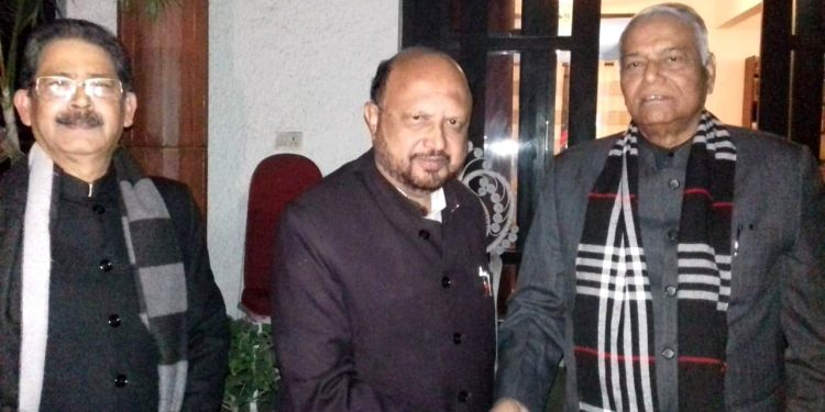 প্ৰাক্তন কেন্দ্ৰীয় মন্ত্ৰী যশোৱন্ত সিনহাৰ সৈতে প্ৰফুল্ল মহন্ত