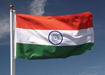 আপোনাৰ জিলাত কোনে উত্তোলন কৰিব পতাকা?