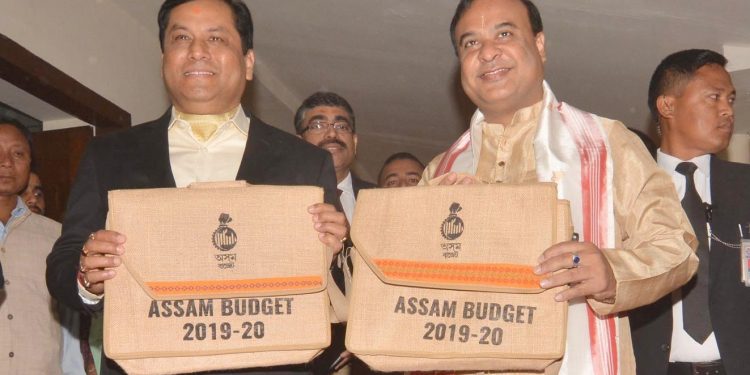 06-02-19 Guwahati- Budget present by Himanta (3)