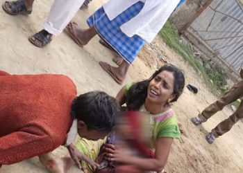 উত্তেজিত জনতাৰ ক্ষোভ, ৰাজপথতে জ্বলাই দিলে দুৰ্ঘটনা সংঘটিত কৰা ট্ৰাক