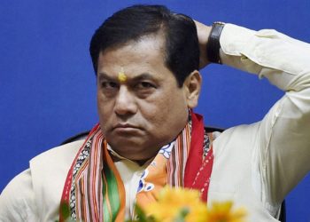 মুখ্য মন্ত্ৰীক অনশনস্থলীত মৃতদেহ হিচাপ কৰিবলৈ ক’লে বেতন বঞ্চিত শিক্ষকে