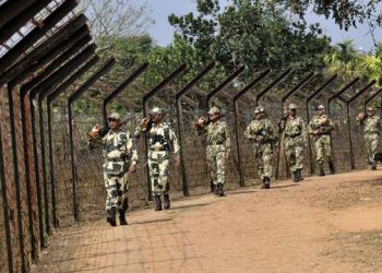 বি এছ এফৰ ফাণ্ডত পৰিল চোৰাং গো-মাংসৰ সৈতে চাৰিজন বাংলাদেশী