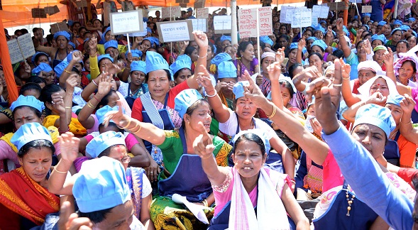 Guwahati-Mid-day-meal-workers-protest-2