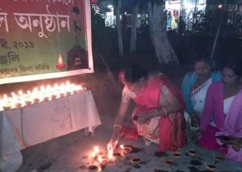 শিৱসাগৰত পুলৱামাৰ চহিদলৈ শ্ৰদ্ধাঞ্জলি বিভিন্ন দল-সংগঠনৰ