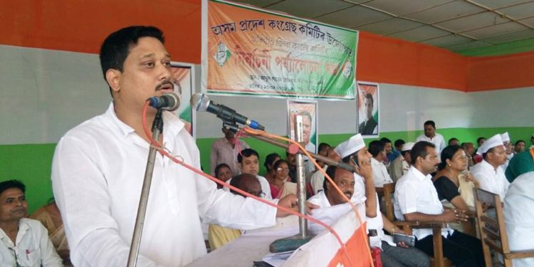 বিভূতি ভূষণ বৰঠাকুৰ। উৎস-ইণ্টাৰনেট