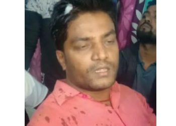 দৰঙত বেংক মেনেজাৰক আক্ৰমণ ঋণ ঘূৰাব নোৱৰা ব্যক্তিৰ